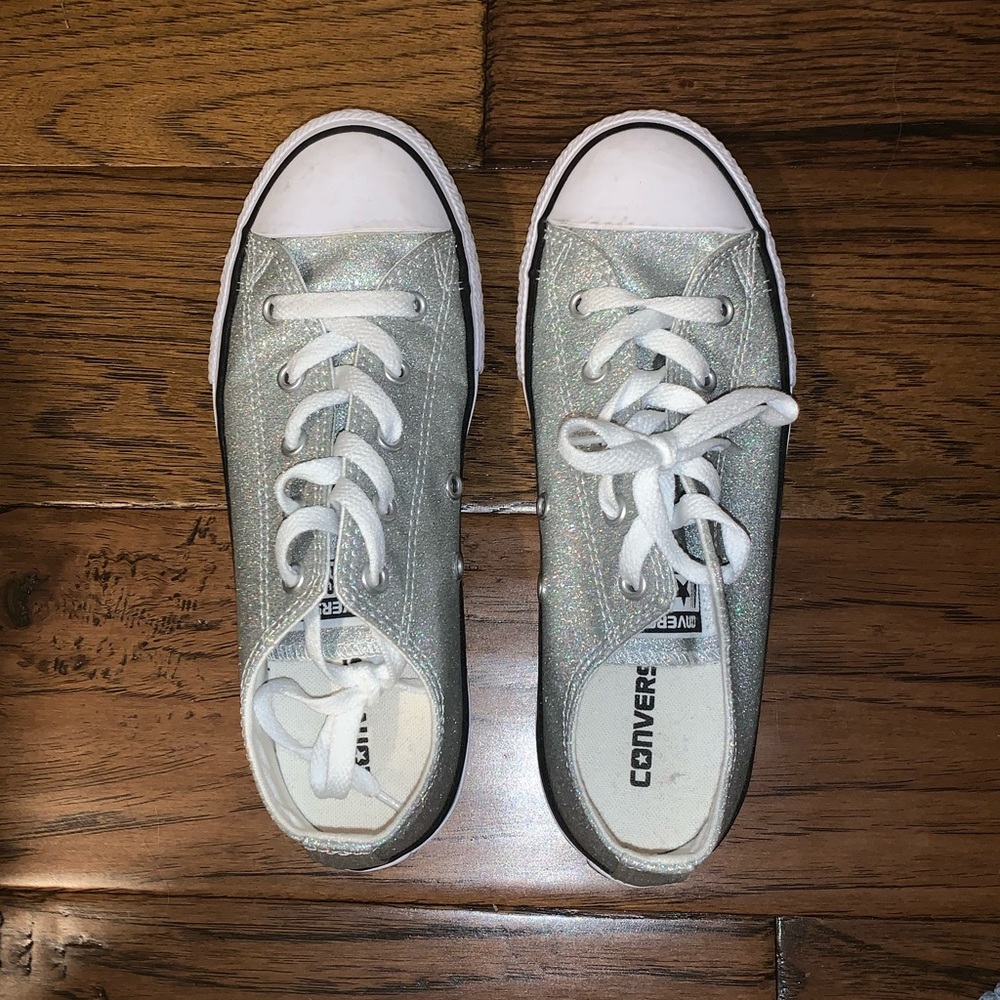 Size 3 converse in kids!